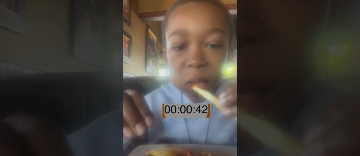 1 min French fries challenge! #challenge #ytshorts #eatingchallenge