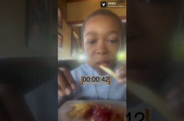 1 min French fries challenge! #challenge #ytshorts #eatingchallenge