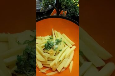 How to make cripsy garlic french fries #shortsvideo #viralreels