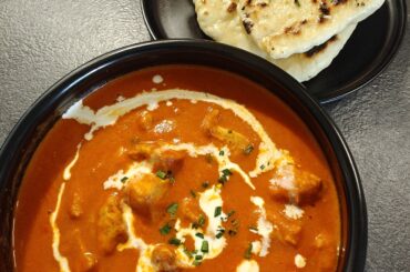 Butter Chicken & Cheese naans