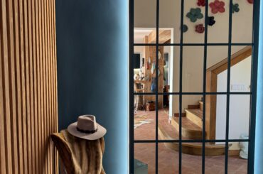 Entrance to Private Residence Colares, Portugal [4284 x 5712]