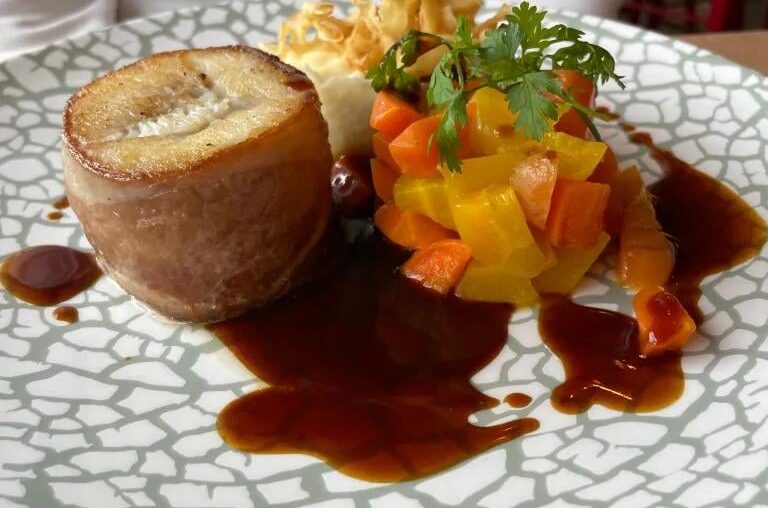 le Dos de Cabillaud enrobé de jambon rôti et sa purée de Panais