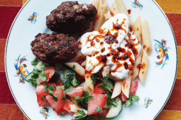 Köfte & Pasta with Yoghurt sauce