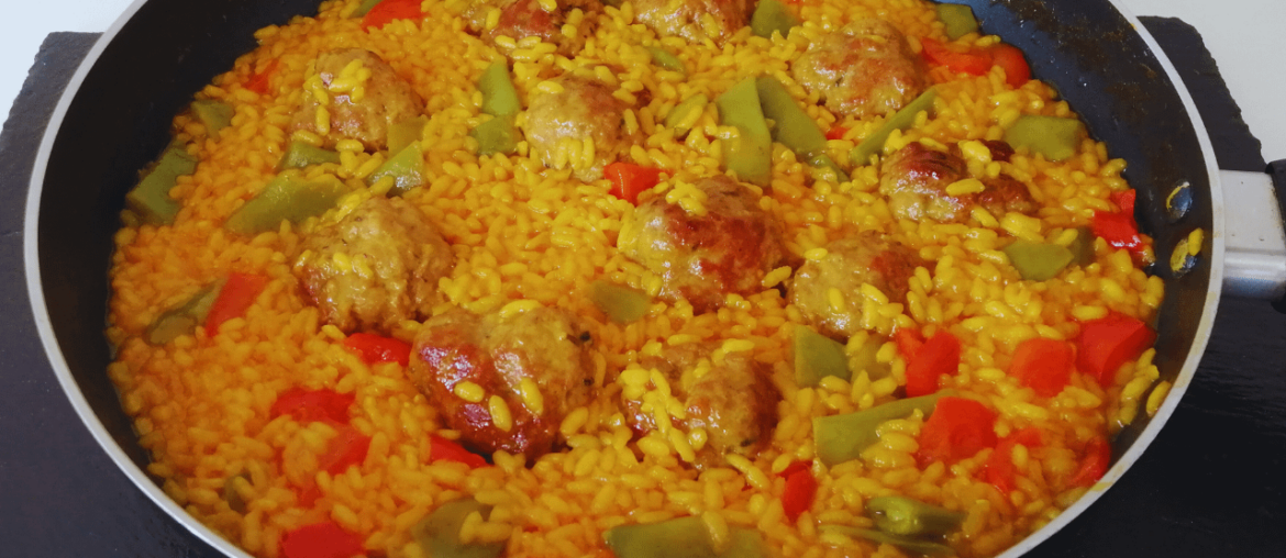 Rice with Meatballs and Runner Beans