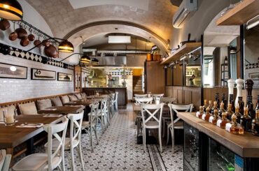 Restaurant in Kraków, Poland. [800x533]