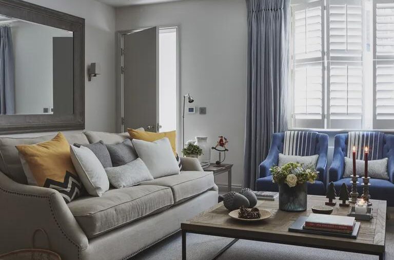 Living Room With a Coffee Table, Plano, Texas - USA [768x614]