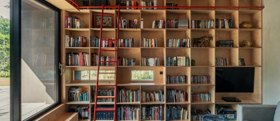 Home library in Gdańsk, Poland. [1700x1134]