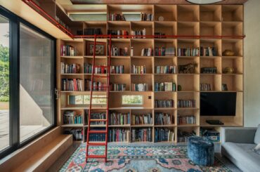 Home library in Gdańsk, Poland. [1700x1134]