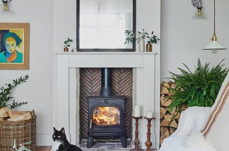 Warm Living Room, Pittsburgh Pennsylvania, USA [768x1006]