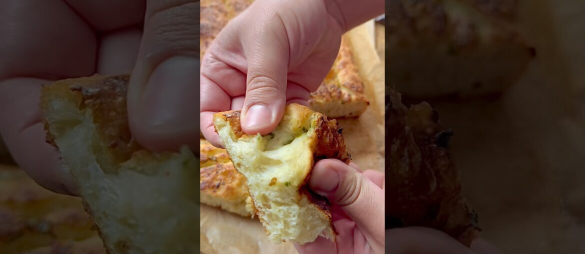 GARLIC BUTTER INFUSED FOCACCIA #focaccia