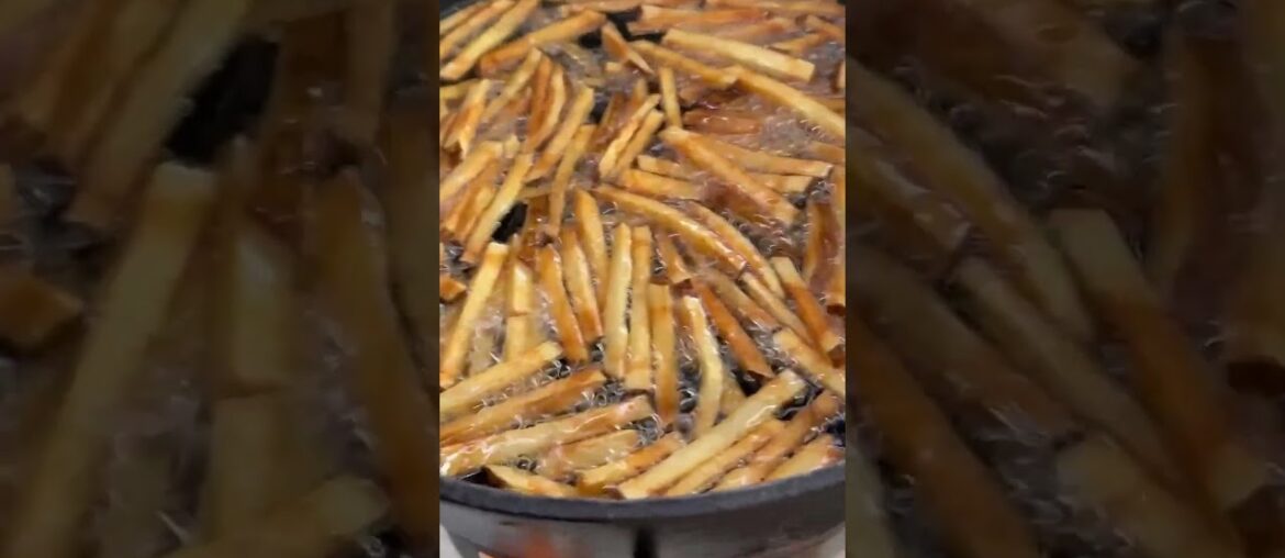 Stingray Tomahawk Steak French Fries & Chimichurri Sauce – FoodInc #short #food #grill #shortvideo Stingray Tomahawk Steak French Fries & Chimichurri Sauce - FoodInc #short #food #grill #shortvideo