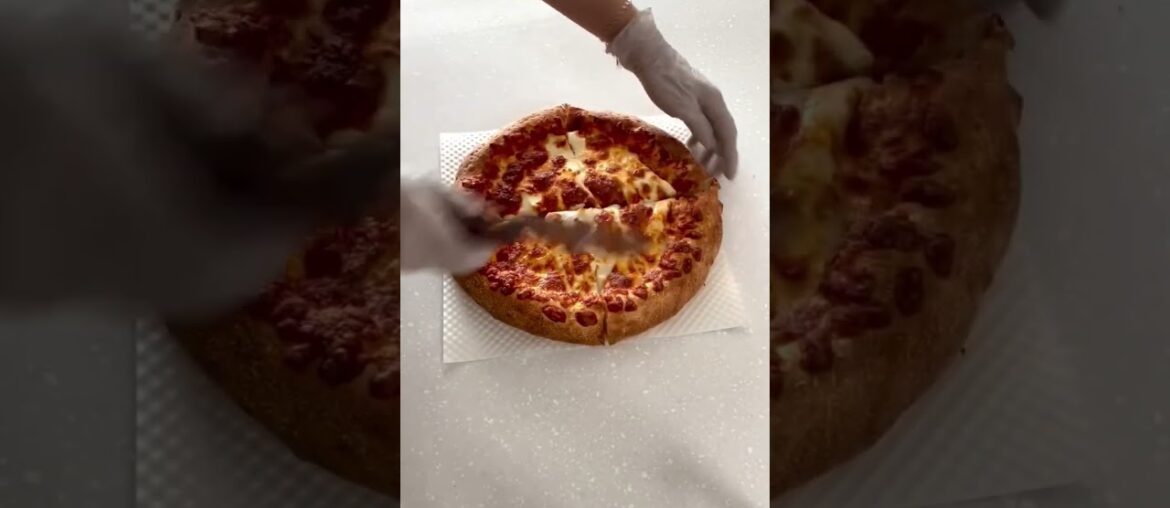 Pizza Cutting || Slices #food Pizza Cutting || Slices #food