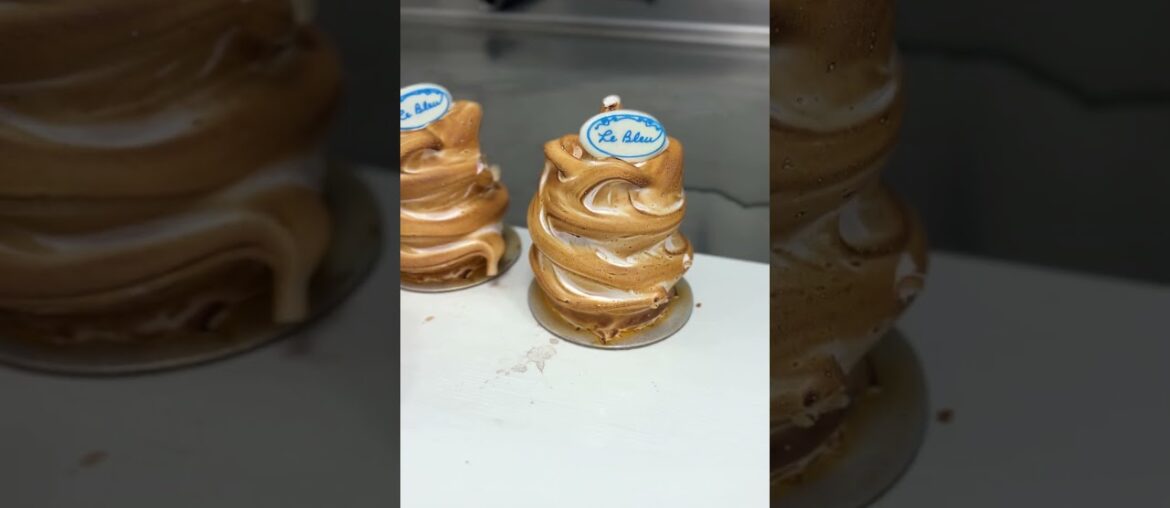 Vanilla Meringue Delight | Quick French Dessert in 22 Seconds Vanilla Meringue Delight | Quick French Dessert in 22 Seconds