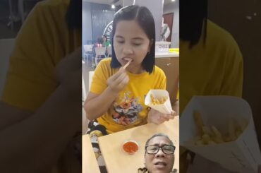 makan french fries #mukbang #sambelpedas #food #sambel