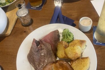 Classic Pub Sunday Lunch: roast beef / roast pork, with yorkshire puddings, roast potatoes, & vegetables (pre-gravy!)