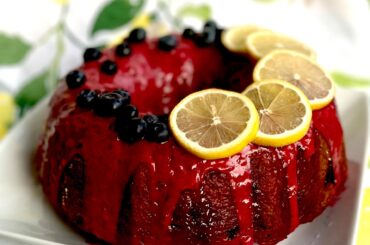 Torte farcie de confiture des fruits rouges, toute faite à maison