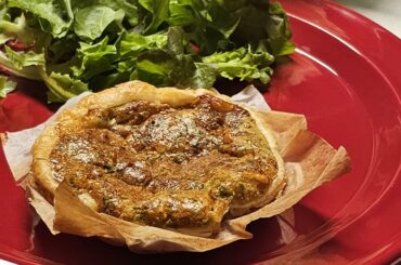 Traditional Swiss Chääschüechli (IPA: ˈxɛːsˌxyəxli) from scratch ― lit.: little cheese tarts (instructions in the gallery's captions from right to left)