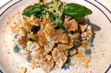 Cold pasta: wholemeal farfalle, tuna, ricotta, courgettes, dry tomatoes, lemon zest,