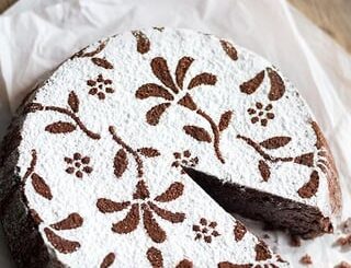 This is “Torta Caprese” 🇮🇹 one of my fav childhood chocolate cake ♥️