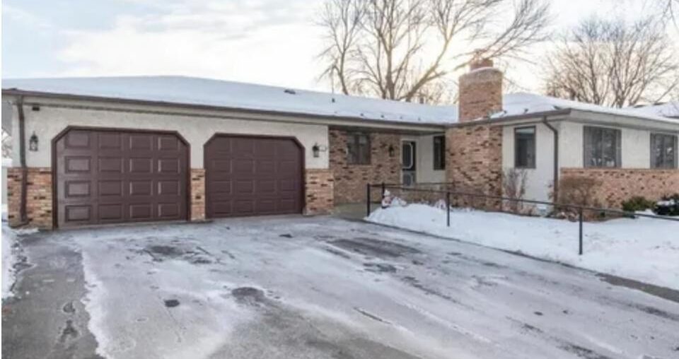 Paint color ideas for stucco and trim. Help!