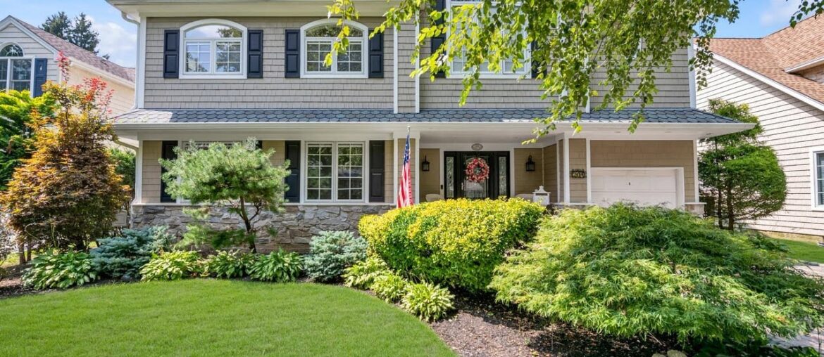 204 Kildare Rd, Garden City, NY 204 Kildare Rd, Garden City, NY