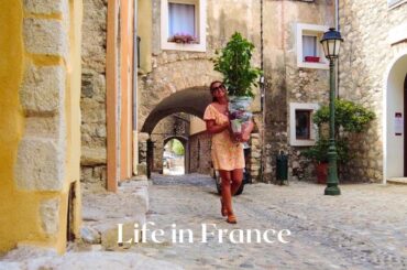 Daily routine, flea market, life in South of France