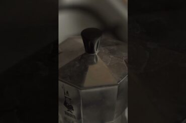 Making coffee in moka pot #coffee #espresso #mokapot