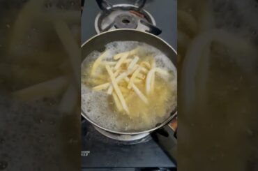 French fries #food #viralshort #streetfoodideas #yourubeshorts #instagramyoutube  #subscribe #video