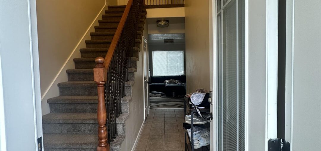 How would you decorate this entry space?