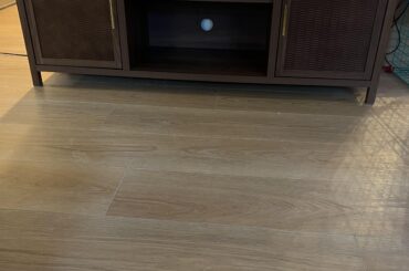 Does the walnut media stand I have look okay with the oak flooring?