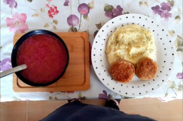 Minced cutlet with mashed potatoes and red borscht