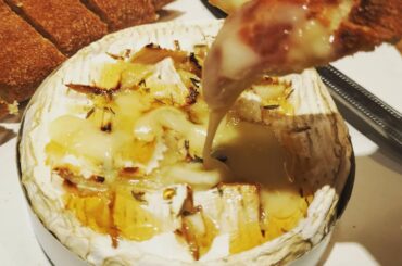 camembert, garlic, honey, thyme dip