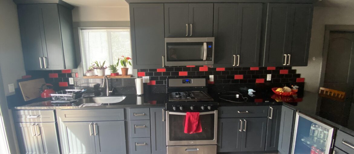 How to lighten up my kitchen (and backsplash)?