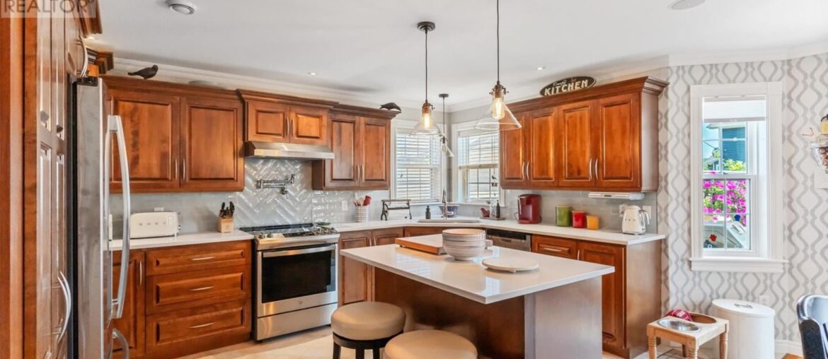 Help! What colour dining table?