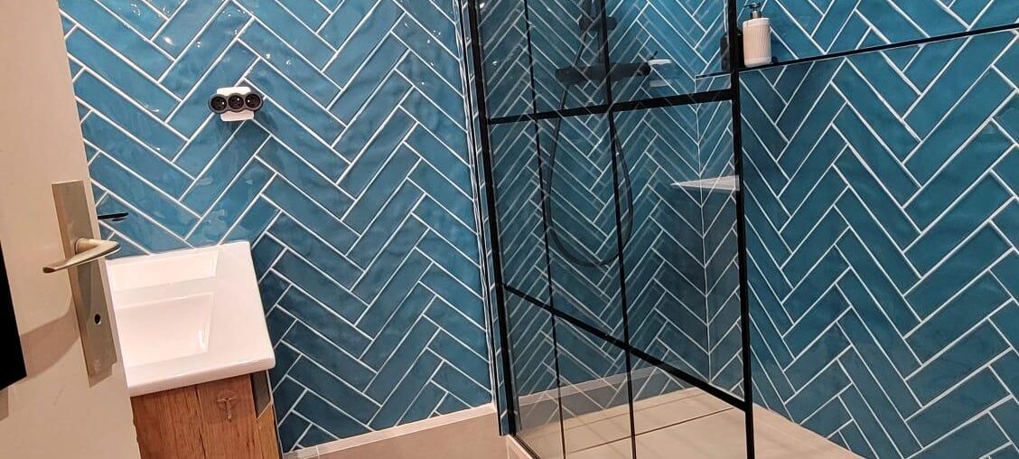 Newly renovated bathroom in Toulouse (France) 1128x2000