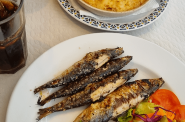 Sardines and bacalhau com natas (codfish with cream) 🇵🇹