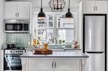 Transitional Kitchen, Vancouver [660x990]