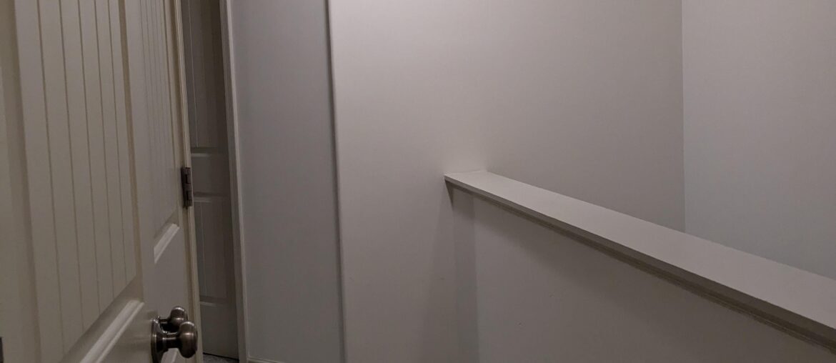 Any idea what to do with this space? No fake plants plz lol