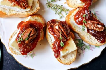 Brie and Fig Jam Crostini