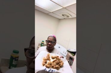 Gourmet Fresh Shrimp And  Season Dress Un Elegant Oils..