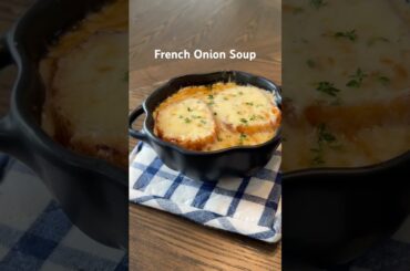 My favorite fall soup! #soup #frenchonionsoup #dinnerrecipe