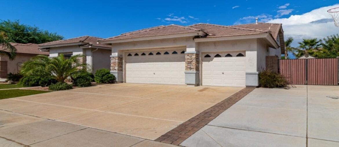 8612 W. Mary Ann Dr., Peoria, AZ Presented by Jana Haren.