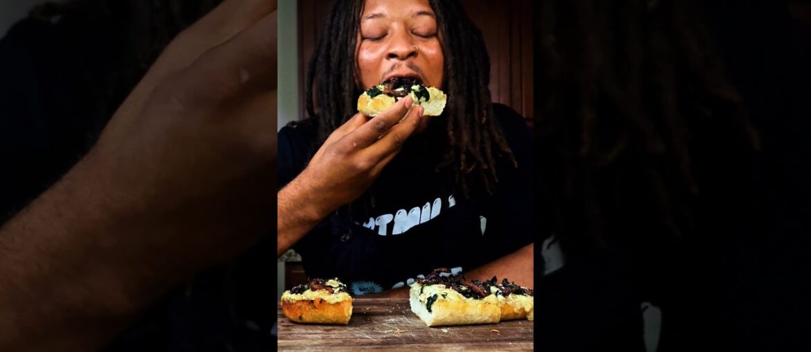 Mushroom Alfredo French Bread Pizza #youtubeshorts #pizza #plantbased #veganrecipe #pizzalover #food Mushroom Alfredo French Bread Pizza #youtubeshorts #pizza #plantbased #veganrecipe #pizzalover #food