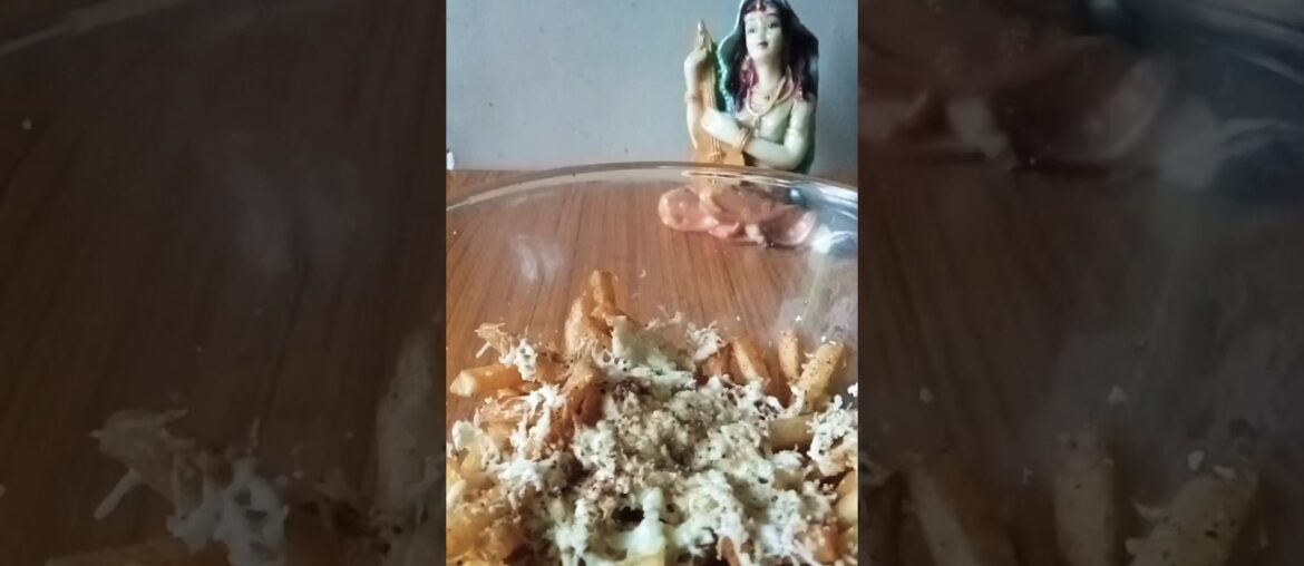 Have you ever tried these cheesy french fries? #food #fastfood #recipe #easyrecipe #cheese #cheesy