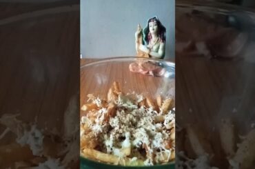 Have you ever tried these cheesy french fries? #food #fastfood #recipe #easyrecipe #cheese #cheesy