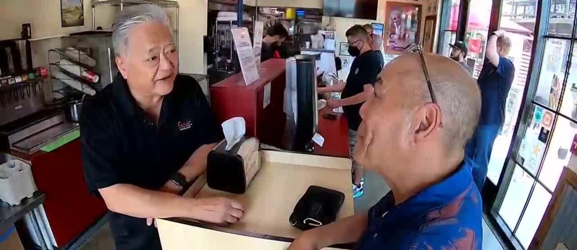 After 17 years, a popular Honolulu hot dog stand is closing down for good
