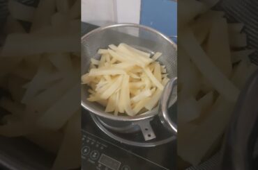 French fries# recipe #popularfood#snack#part1#youtubeshorts #youtubefeed #viralvideo #viralshorts