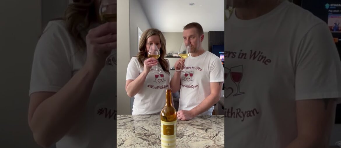 2017 Fontanafredda Gavi di Gavi - Amazing Italian Wine - Cortese Grape - #winewithryan - wine video