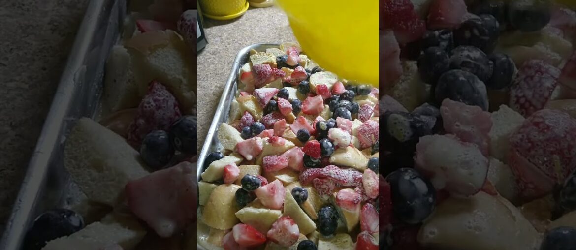 Gourmet On A Budget: Baking Breakfast ~ Blueberry and Strawberry baked French Toast.