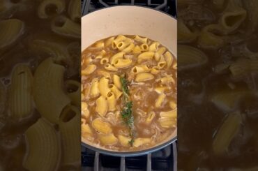 French Onion Pasta (full recipe on my blog!)